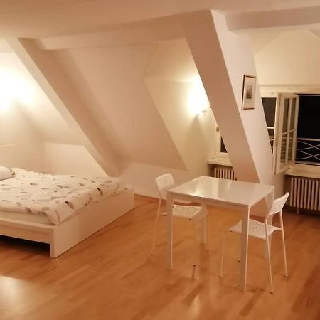 Studio F Am Barfusserplatz Central Old Town Apartment Базел Екстериор снимка