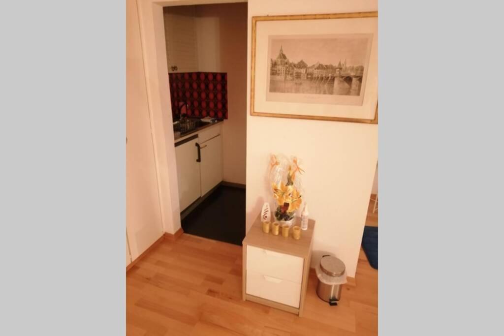 Studio F Am Barfusserplatz Central Old Town Apartment Базел Екстериор снимка